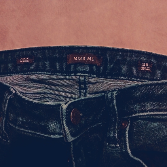 Miss Me Women's Embroidered Ankle Skinny Raw Hem Jeans Sz 26 Spring Fall Summer - Picture 6 of 12